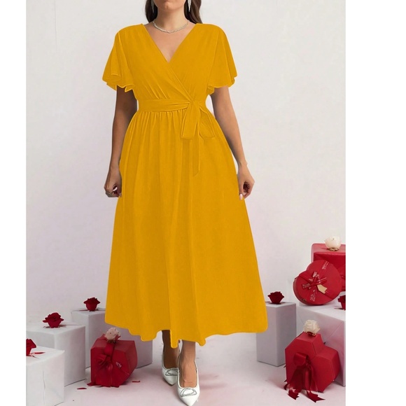 Plus Floral Print Surplice Butterfly Sleeve Maxi Dress - Picture 8 of 9